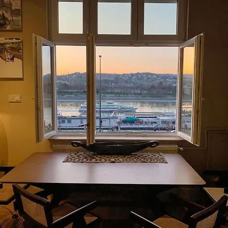 Art & View In The Center Apartment *