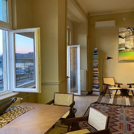 Art & View In The Center Apartment *